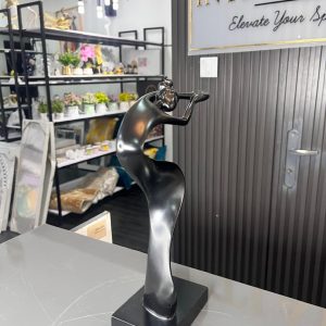 Figurines